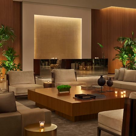 فندق طبعة أبو ظبي إيديشن المظهر الخارجي الصورة The lobby of the Mandarin Oriental, Tokyo
