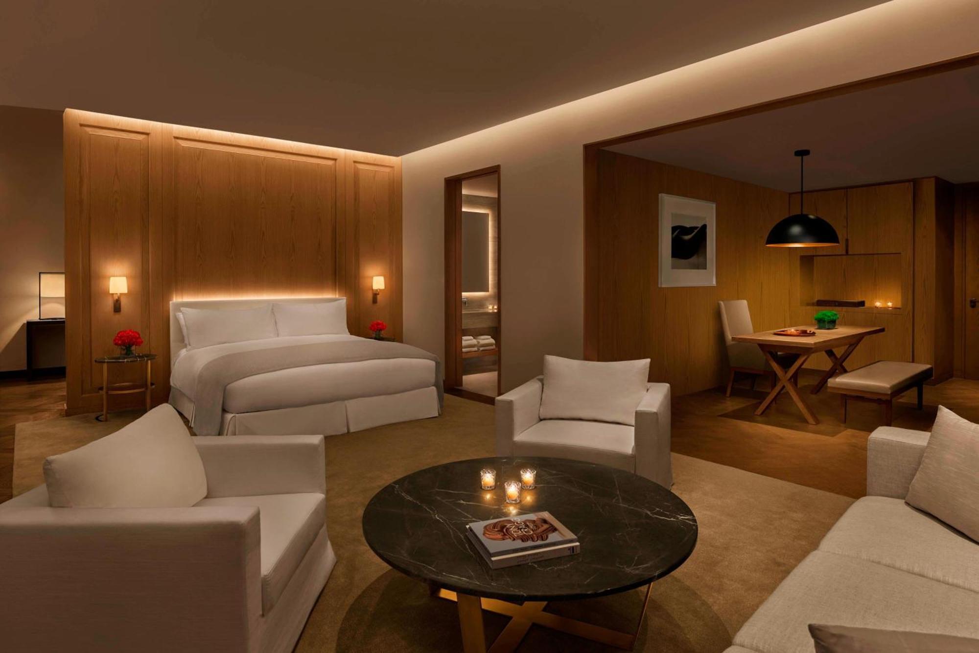 فندق طبعة أبو ظبي إيديشن المظهر الخارجي الصورة A suite at the Mandarin Oriental, Munich